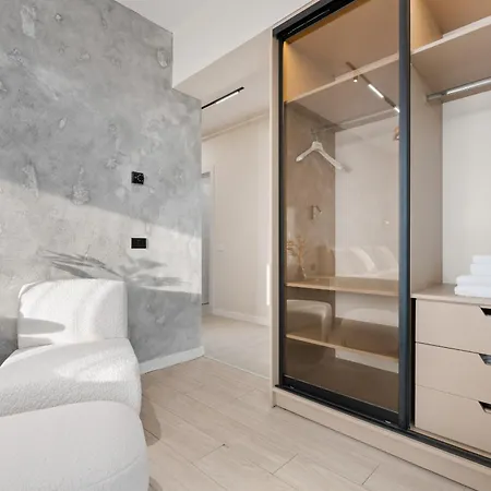 In Dimri Resident Ghencea Appartement